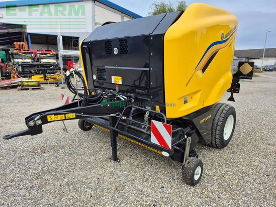 Empacadora gigant - New Holland - roll-bar 125