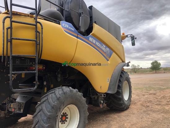 Cosechadora de Cereal - New Holland - CR 9060