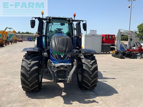 Tractor agrícola - Valtra - t154 hi tech tractor (st26619)