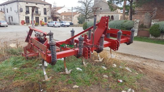 Cultivador 11 brazos y rastra