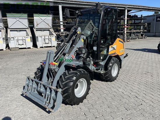 Minicargadora - Giant - 2700 hd+ mit kabine euro  heckhydraulik kat 2