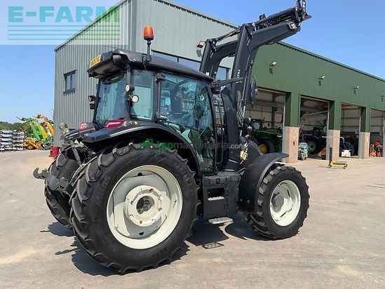 Tractor agrícola - Valtra - g135 tractor (st26103)