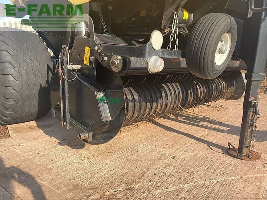 Empacadora gigant - New Holland - roll belt 150