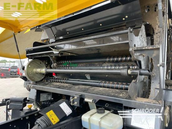 Empacadora gigant - New Holland - roll-belt 180 cropcutter