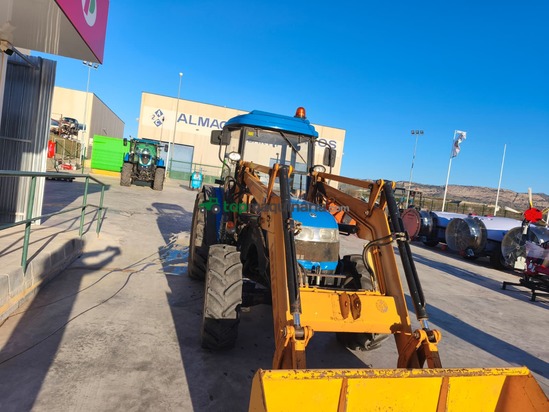 Tractor agrícola - New Holland - TD4040F CABINA CON PALA