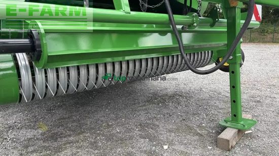 Empacadora gigant - John Deere - v461m - paket für rundballenpr