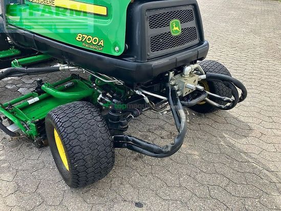 Cosechadora de Cereal - John Deere - 8700 a