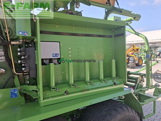 Empacadora gigant - Krone - cf 155 xc mit 26 messer und ballenaufsteller