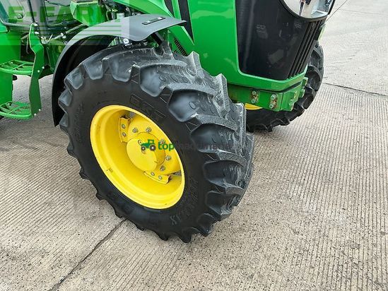 Tractor agrícola - John Deere - 5100m tractor (st25722)