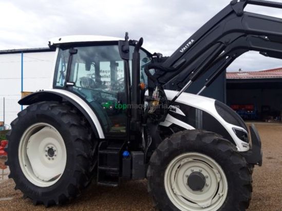 Tractor agrícola - Valtra - A114 con Pala