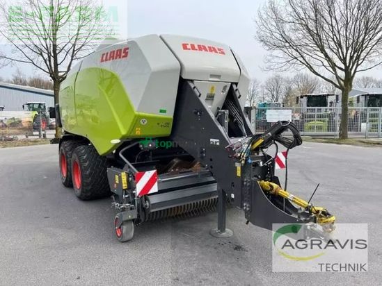 Empacadora gigant - Claas - quadrant 5300 evolution fc tandem