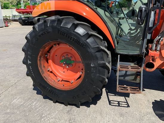 Tractor agrícola - Kubota - m7060 tractor (st23817)