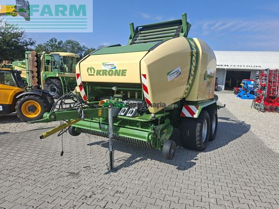 Empacadora gigant - Krone - cf 155 xc mit 26 messer und ballenaufsteller