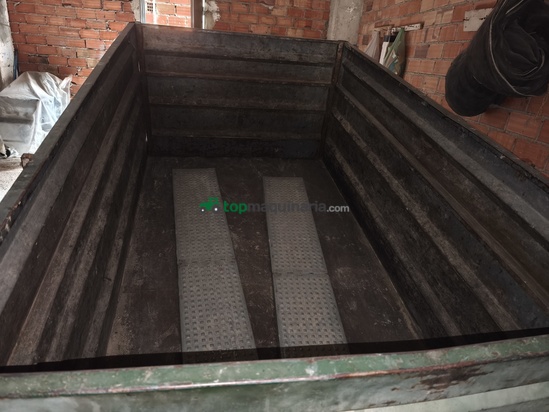 Remolque agrícola con basculante 