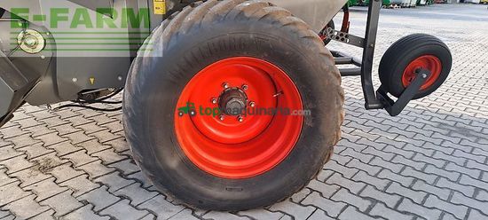 Empacadora gigant - Claas - rollant 540 rc