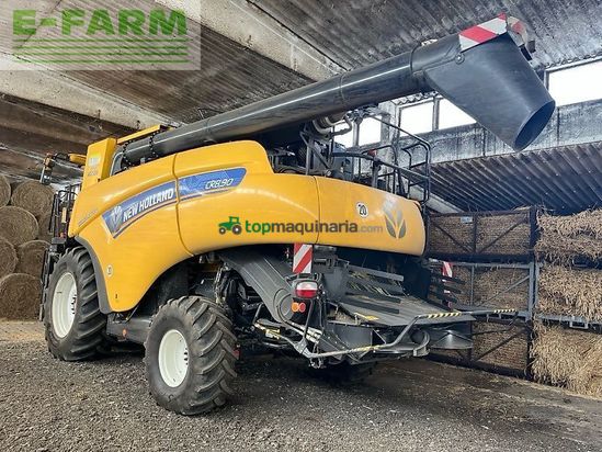 Cosechadora de Cereal - New Holland - cr 8.90