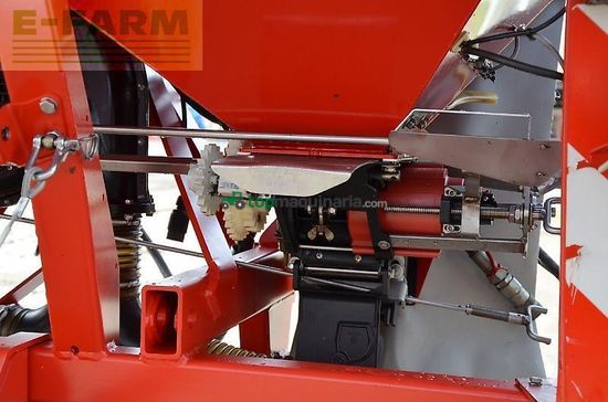 Esparcidor - Kverneland - fronttank df-2