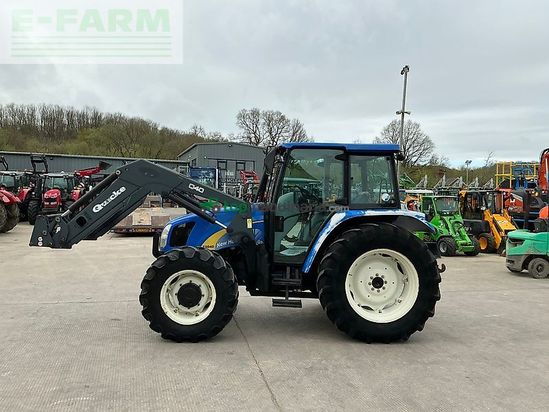 Tractor agrícola - New Holland - t5040 tractor (st25992)