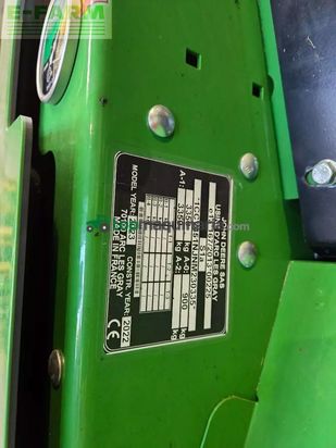 Empacadora gigant - John Deere - v451m 13ctx