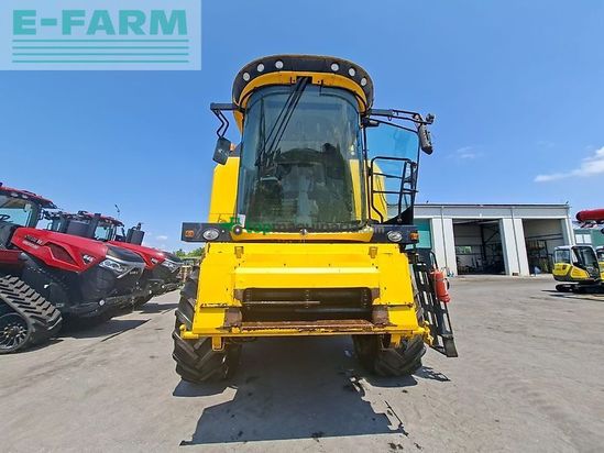 Cosechadora de Cereal - New Holland - tc580 și heder 5.4 m + cărucior