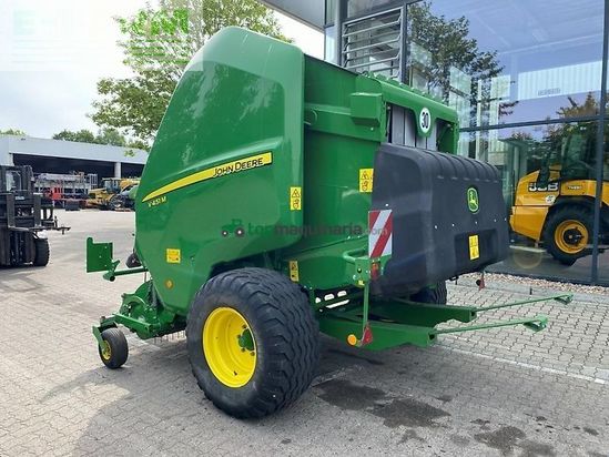 Empacadora gigant - John Deere - v 451 m
