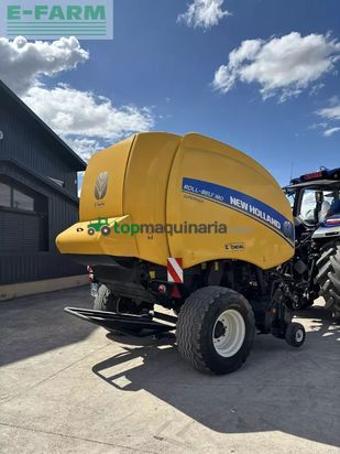 Empacadora gigant - New Holland - rolt belt 180 superfeed