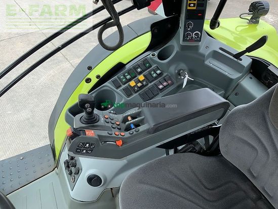 Tractor agrícola - Claas - 650 arion tractor (st26102)