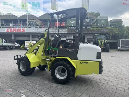 Telescopica - Fliegl - 25-27 inkl. 3 anbaugeräte