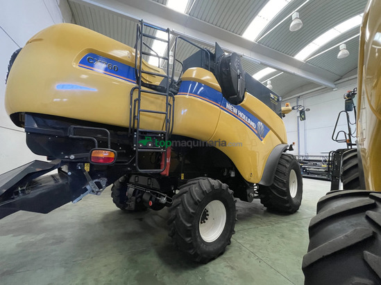 Cosechadora de Cereal - New Holland - CX760