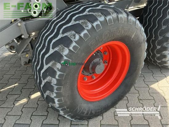 Empacadora gigant - Claas - quadrant 3200 fc