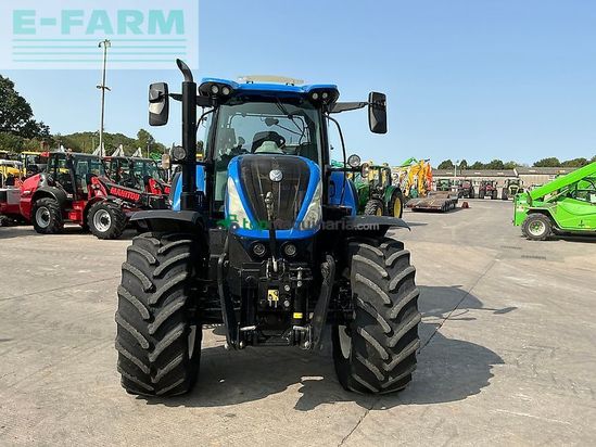 Tractor agrícola - New Holland - t7.245 tractor (st27151)