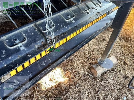 Empacadora gigant - New Holland - br 6090 / roll-bar 125