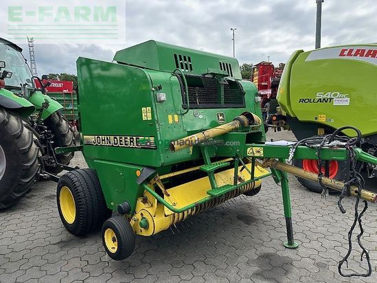 Empacadora gigant - John Deere - 575