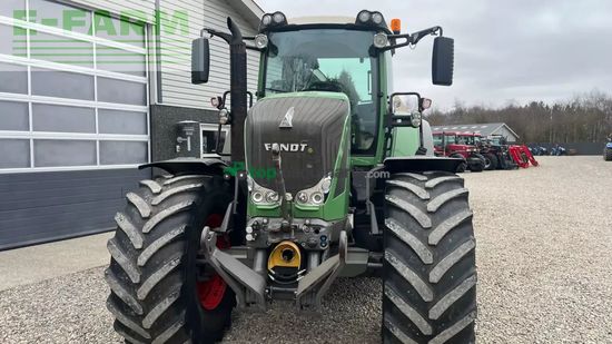 Tractor agrícola - Fendt - 826 vario med frontlift og frontpto