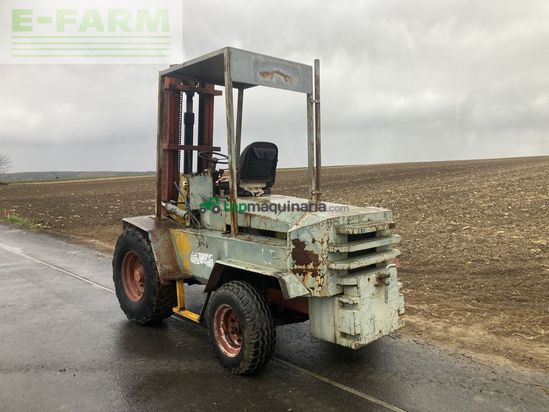 Elevadora -  - geländestapler