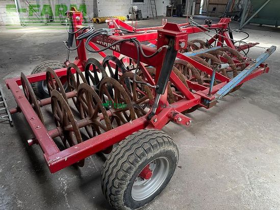 Arado - Kverneland - 6300s variomat 8 schar + packer