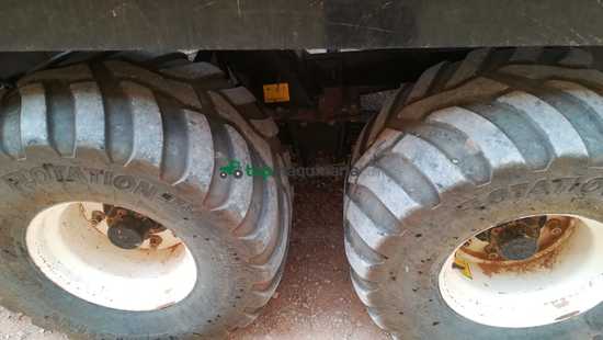 Empacadora gigant - New Holland - BB9070