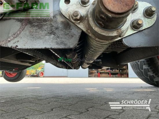 Empacadora gigant - Claas - quadrant 3200 fc