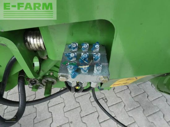 Empacadora gigant - Krone - comprima v 150 xc x-