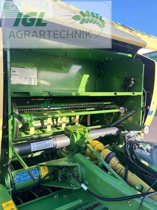 Empacadora gigant - Krone - comprima v 150 xc