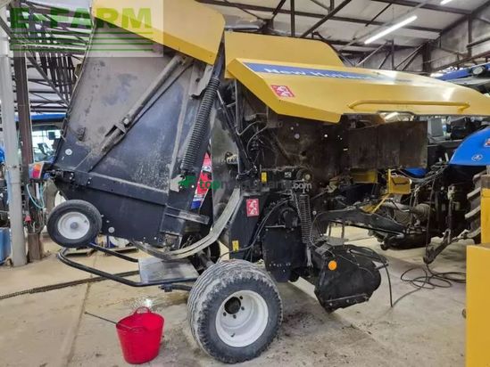 Empacadora gigant - New Holland - br750