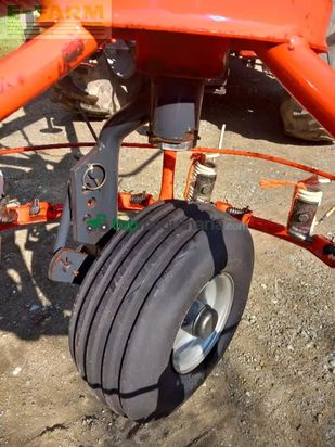 Rastrillo - Kuhn - haybob 360