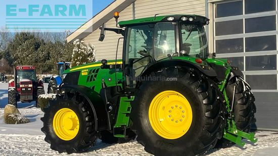 Tractor agrícola - John Deere - 6215r med frontlift