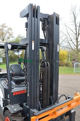 Elevadora - Doosan - d35c-9