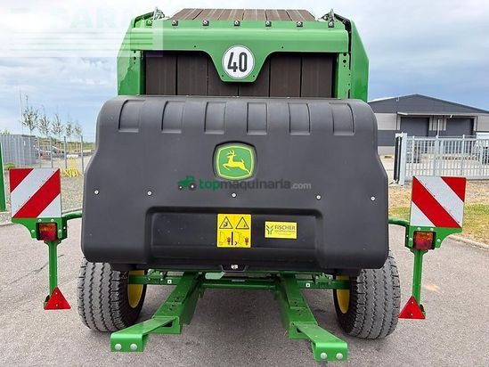 Empacadora gigant - John Deere - v451g