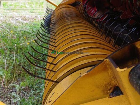 Empacadora gigant - New Holland - 548 cropcutter