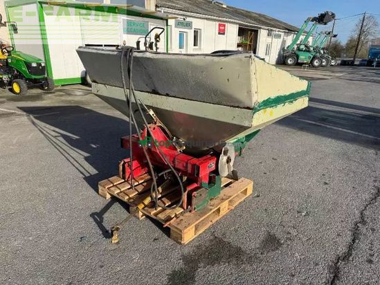 Esparcidor - Kuhn - zsb