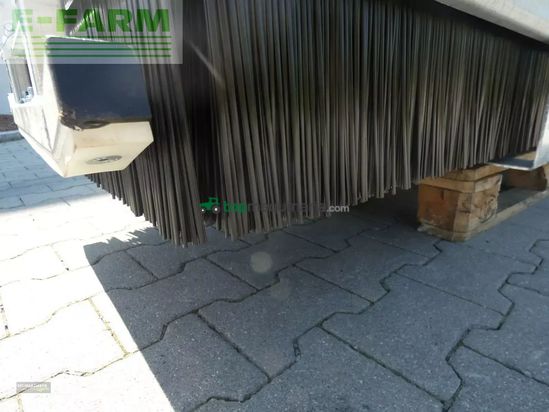 Riego -  - fliegl agrocenter kehrbesen löwe 250