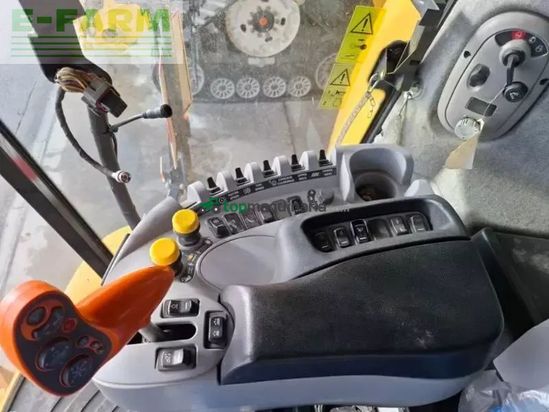 Cosechadora de Cereal - New Holland - cr9070