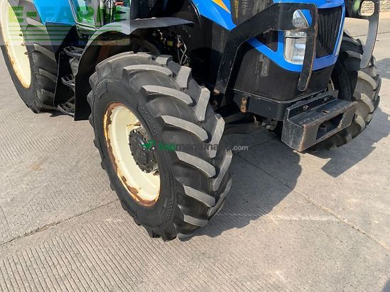Tractor agrícola - New Holland - t5.105 tractor (st26857)